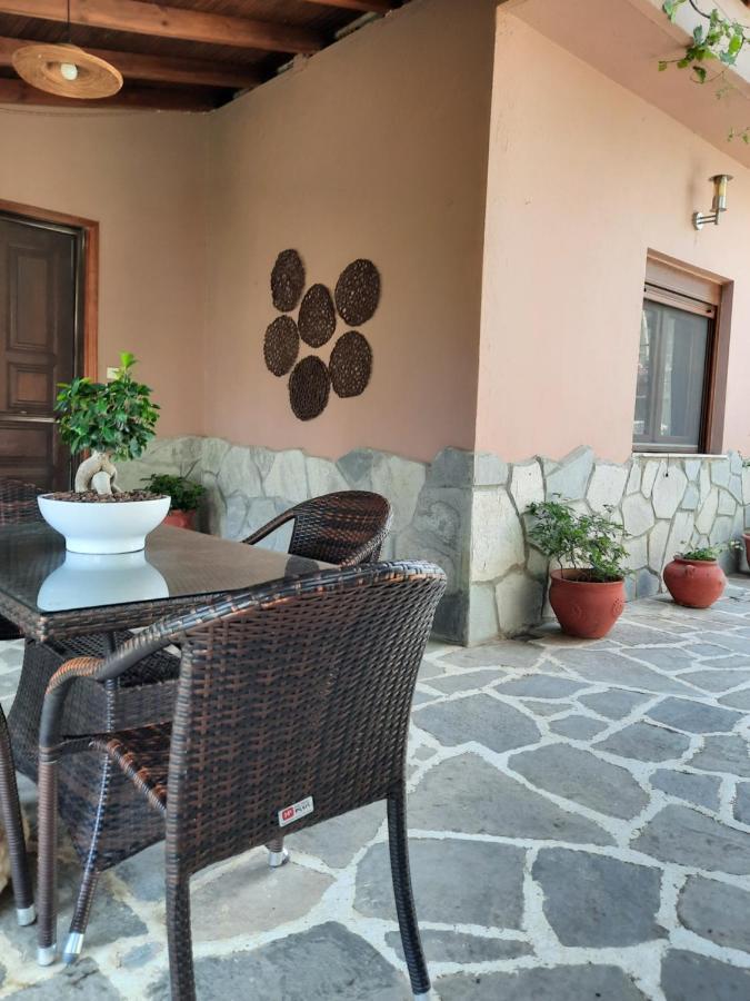Penzion Theodoras House Nea Iraklitsa Exteriér fotografie